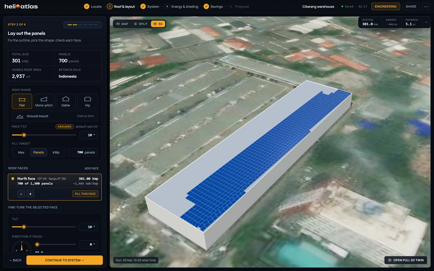 HelioAtlas studio, 3-D view of the Cikarang warehouse example: a long flat roof with 700 panels in rack rows